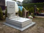 Urnový pomník, žula Padang prejskaný