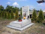 Urnový hrob, žula Padang Crystal, prejskaná napisová deska